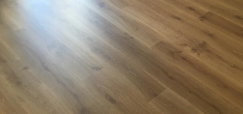 Estudio Estilo moderno Color rojo  diseñado por Parquets y Reformas STIL DICAXI | Gremio | Copyright STIL DICAXI