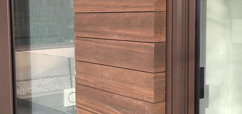 Exterior Estilo mediterraneo Color violeta  diseñado por Parquets y Reformas STIL DICAXI | Gremio 