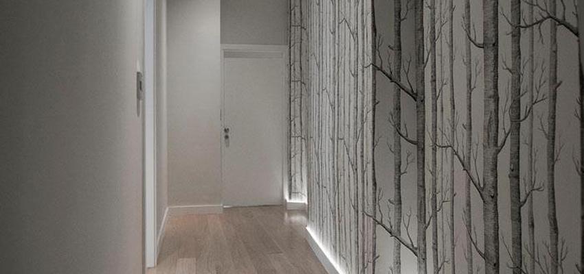 Pasillo style contemporaneo color beige, gris, gris  diseñado por EstudioBueno | Interiorista | Copyright The Apartments Callao