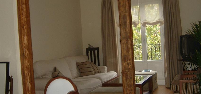 Comedor, Sala de la TV, Salon style clasico color marron, beige, blanco, negro  diseñado por Isabel del Peral- Arquitectura Interior | Interiorista | Copyright De mi propiedad, Isabel del Peal Arquitectura Interior.