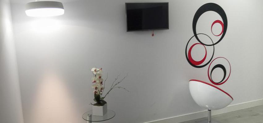 Dormitorio Estilo moderno Color rojo, blanco, negro  diseñado por PINTAESTETIC S.L. | Gremio | Copyright Pintaestetic sl