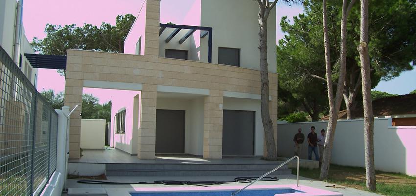 Galería Estilo moderno Color rojo  diseñado por JORGE ALBERTO YUNES &FRANCISCO MELITON BLANCO | Arquitecto | Copyright SOY PROPIETARIO DE LA IMAGEN