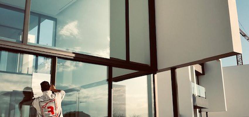 Terraza, Piscina, Exterior Estilo contemporaneo Color blanco  diseñado por RECOVERGRUP.COM | Gremio | Copyright Recovergrup