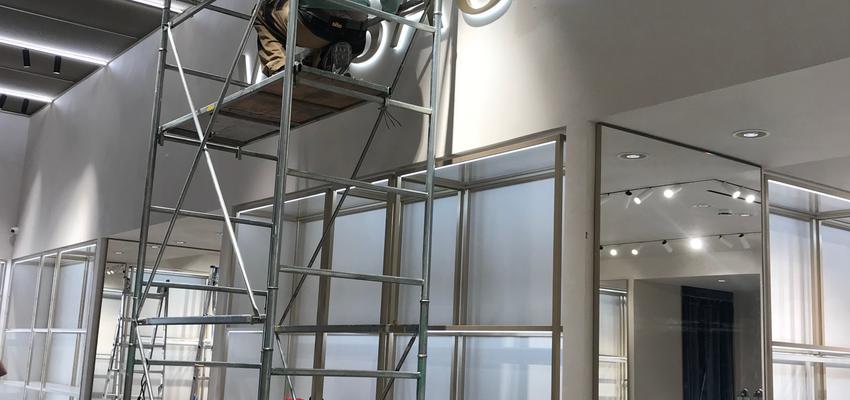 Tienda Estilo moderno Color gris  diseñado por RECOVERGRUP.COM | Gremio | Copyright Recovergrup