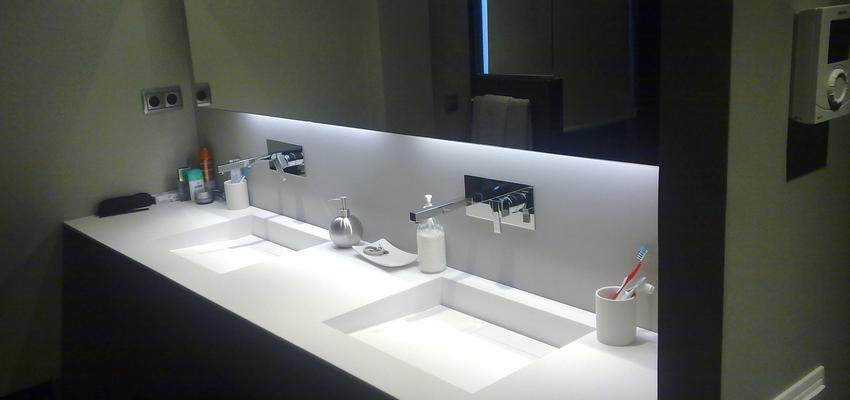 Baño style contemporaneo color beige, marron, negro  diseñado por Espacio GO | Arquitecto 