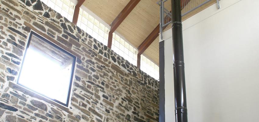 Salon, Escalera, Loft style rustico color marron, blanco, gris  diseñado por H+C arquitectos | Arquitecto 