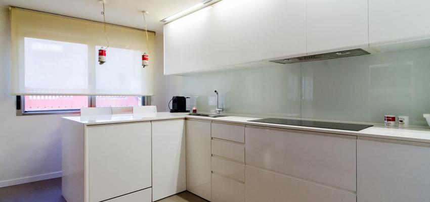 Cocina Estilo moderno Color blanco  diseñado por 29 VINT-I-NOU ARQUITECTURA | Arquitecto 