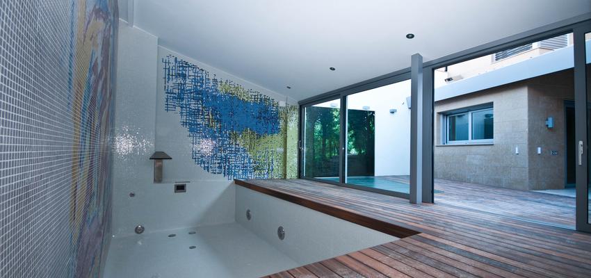 Piscina style moderno color verde, azul, marron, marron, blanco  diseñado por Miguel Noguera Mayén | Arquitecto 