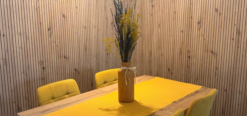 Comedor Estilo moderno Color dorado  diseñado por Interiorismo sierra de Madrid - Susana Valdeco | Interiorista 
