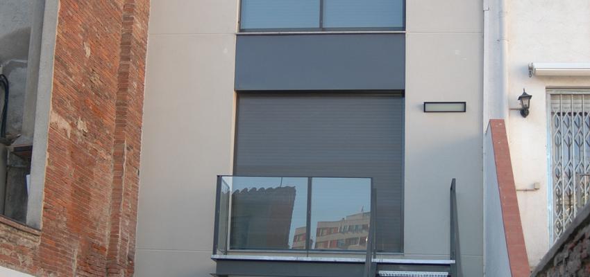 Exterior style moderno color beige, blanco, gris, gris  diseñado por Tilcara Sur  | Arquitecto Técnico 