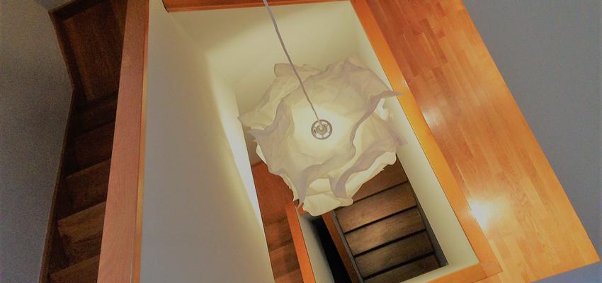 Escalera Estilo moderno Color ocre  diseñado por Habittec Proyectos y Obras | Gremio | Copyright propiedad