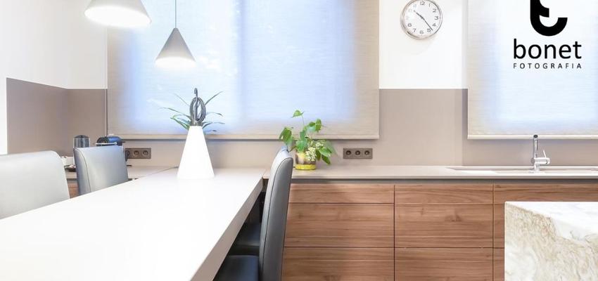 Cocina Estilo contemporaneo Color beige, marron, gris  diseñado por Ariadna Pruna | Interiorista | Copyright Bonet