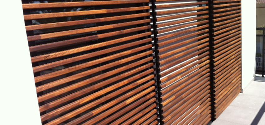 Terraza, Balcon, Exterior style moderno color rojo  diseñado por steelcrea | Gremio 