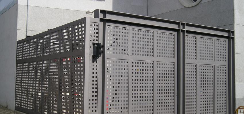 Exterior, Hotel style moderno color rojo  diseñado por steelcrea | Gremio 