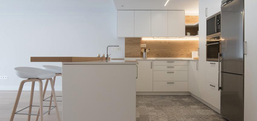 Cocina Estilo moderno Color marron  diseñado por Reformum | Gremio 