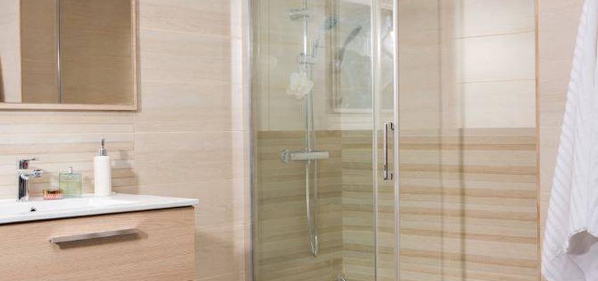 Baño Estilo clasico Color beige, blanco, gris  diseñado por Leroy Merlin SLU | Gremio | Copyright Leroy Merlin