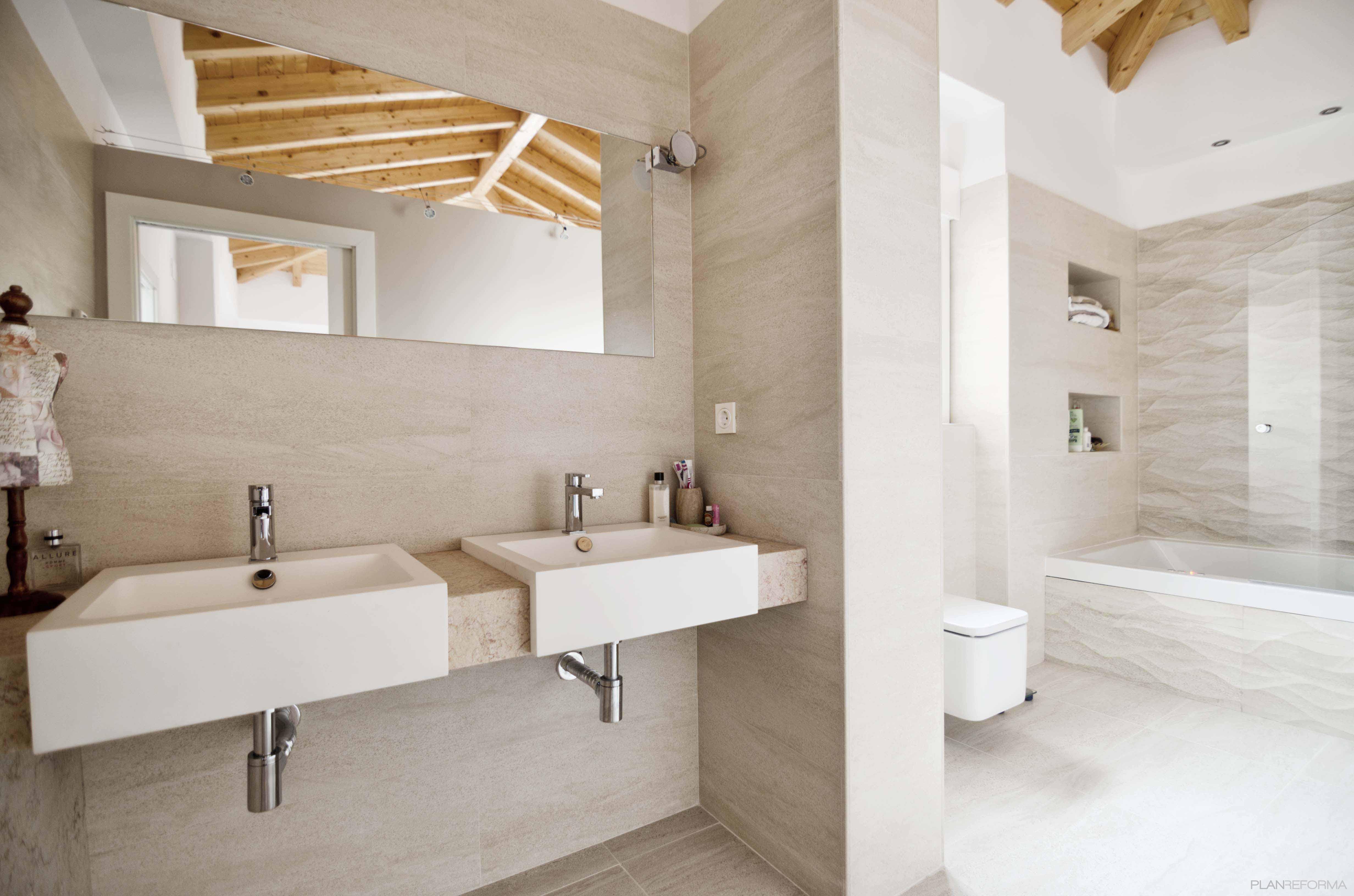 Baño Estilo contemporaneo Color beige, marron, blanco  diseñado por ADDEC arquitectos | Arquitecto | Copyright SI