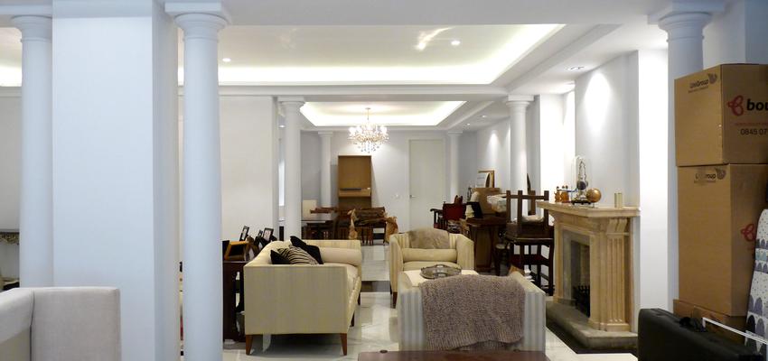 Comedor Estilo clasico Color beige, blanco, gris, negro  diseñado por PABLO GONZALEZ GALANT | Arquitecto | Copyright Propietario: Mimic Estudio