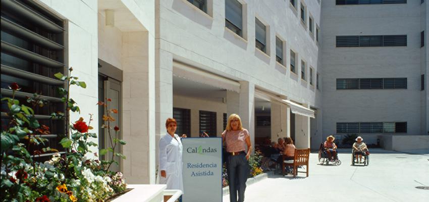 Exterior style moderno color blanco, gris  diseñado por Patricia  Catalán Tomé | Arquitecto Técnico | Copyright si