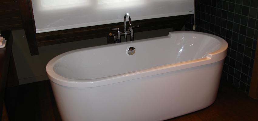 Baño style rustico color marron, blanco, negro  diseñado por Patricia  Catalán Tomé | Arquitecto Técnico | Copyright si,Leopoldo Garcia