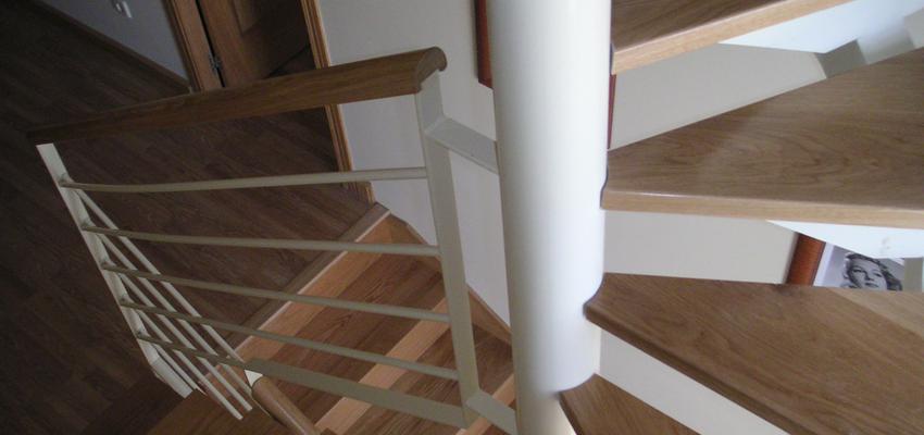 Escalera style moderno color marron, blanco  diseñado por Patricia  Catalán Tomé | Arquitecto Técnico | Copyright si