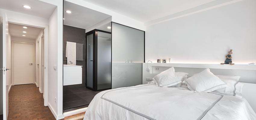 Dormitorio Estilo mediterraneo Color blanco  diseñado por Construcciones y Reformas  Selarom S.L | Gremio | Copyright Reformas Selarom