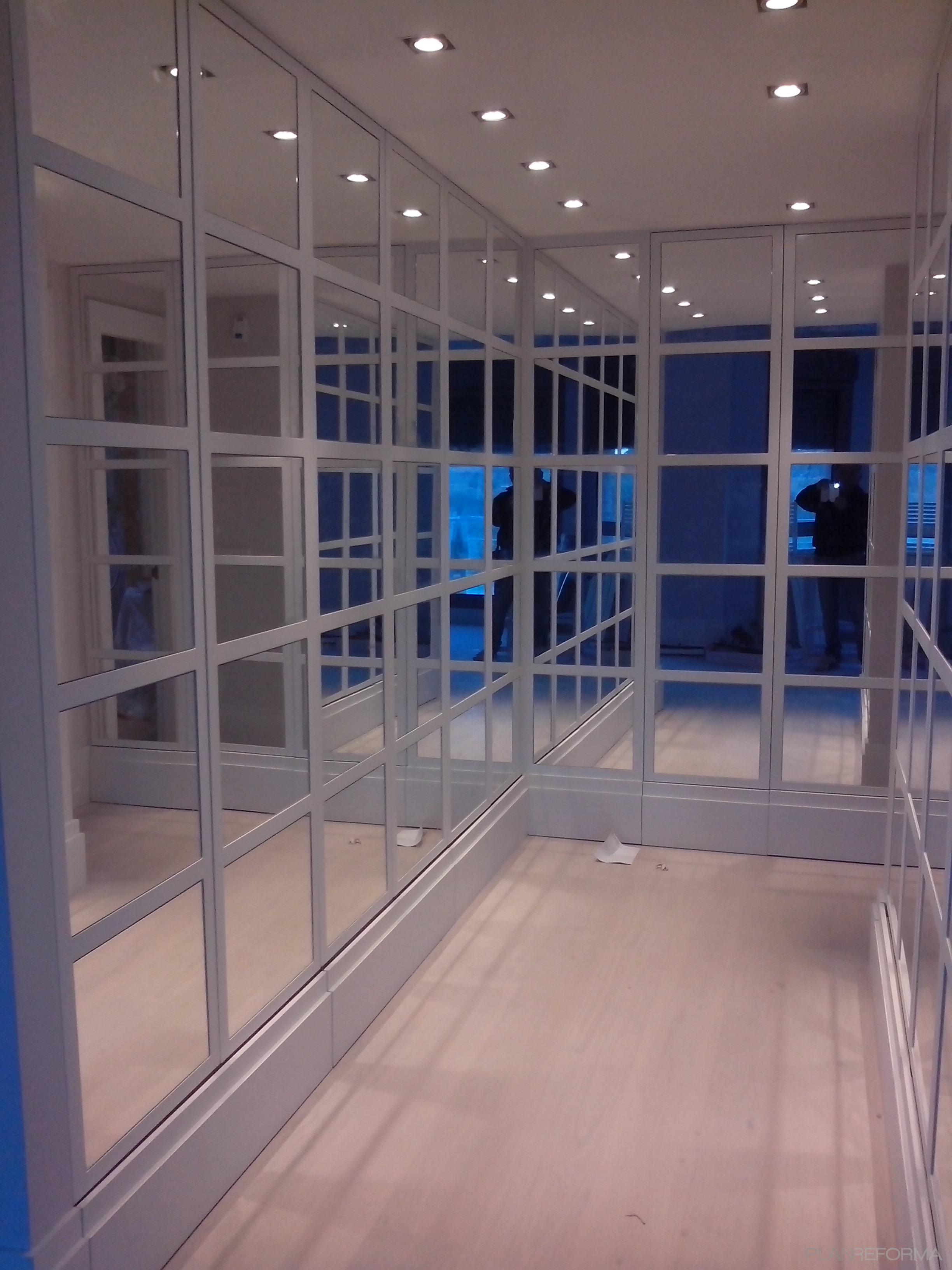 Dormitorio style moderno color blanco  diseñado por Decomobelsonseca | Gremio 