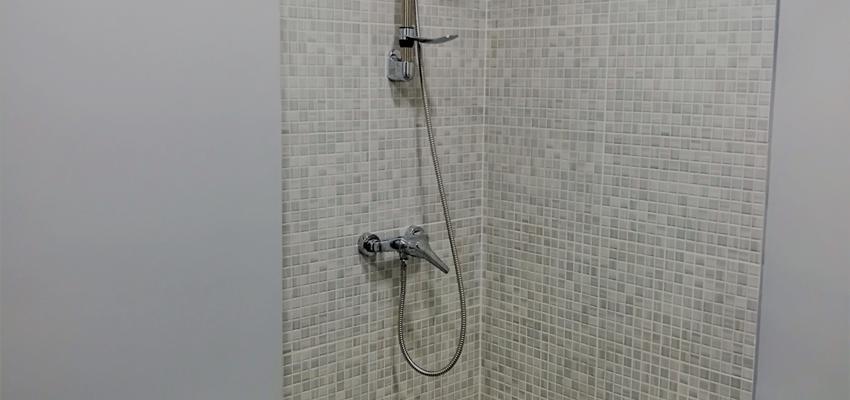 Baño Estilo moderno Color beige  diseñado por RENOWATIO LUX S.L | Arquitecto 