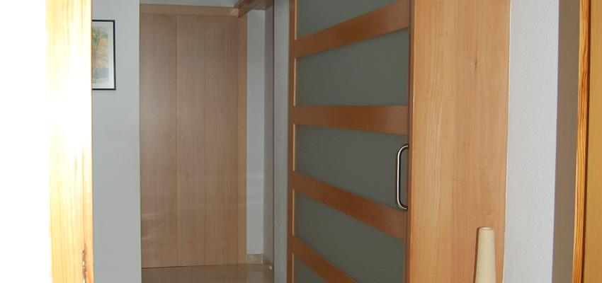 Recibidor, Escalera style moderno color marron, beige, blanco  diseñado por br arquitectas | Arquitecto 