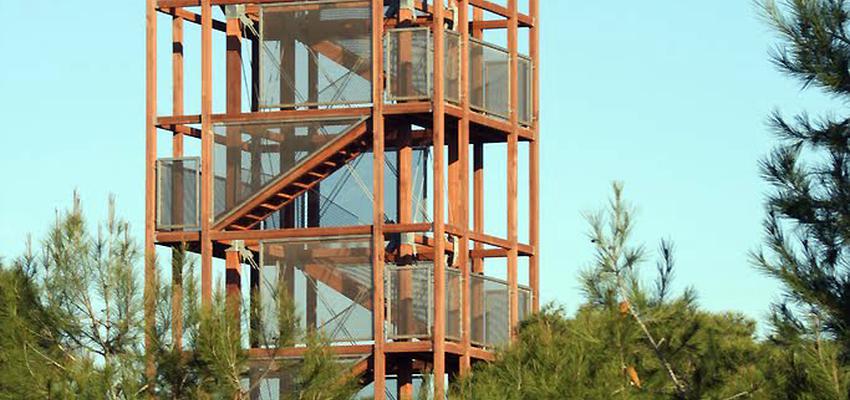 Exterior style moderno color ocre, marron, gris  diseñado por Manuel Fonseca Gallego | Arquitecto 