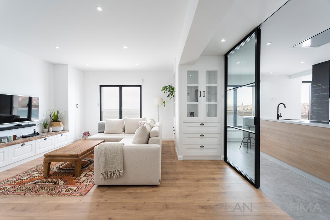 Salon Estilo moderno Color rojo  diseñado por DISEÑO&ARQUITECTURA | Interiorista | Copyright DISEÑO&ARQUITECTURA