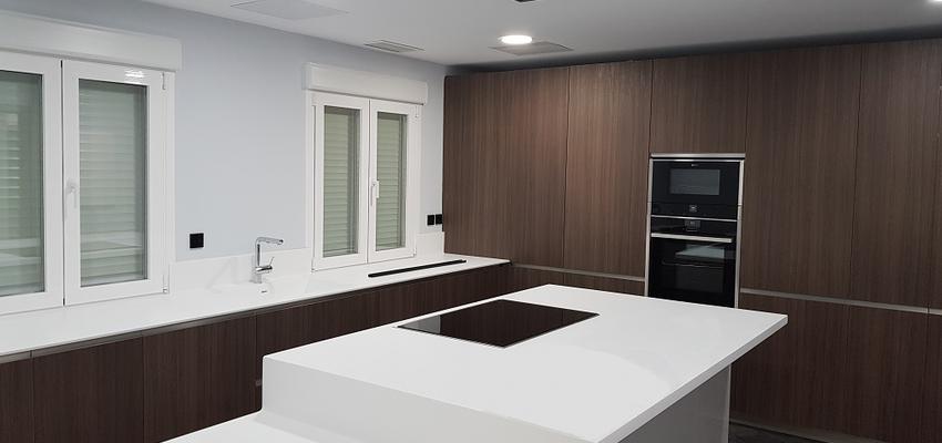 Cocina Estilo moderno Color marron  diseñado por Guillermo Haro | Gremio | Copyright www.proyectosgh.com