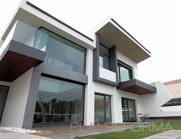 Exterior Estilo moderno Color blanco, gris, plateado