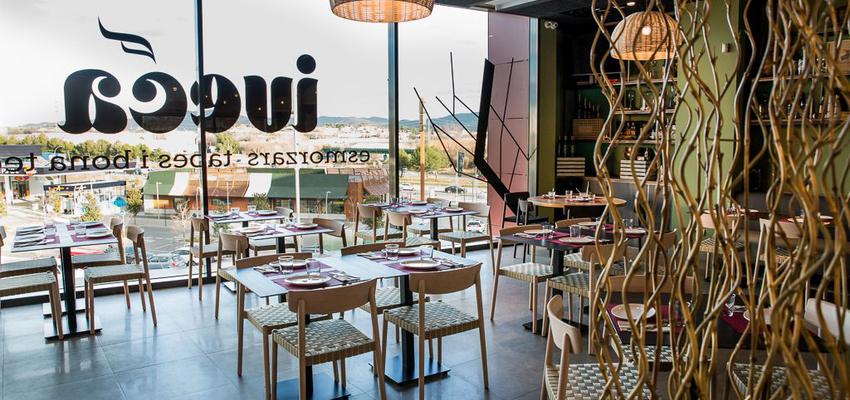 Restaurante style contemporaneo color amarillo, negro  diseñado por AREA, estudi d'arquitectura. Marcel Torres | Arquitecto 