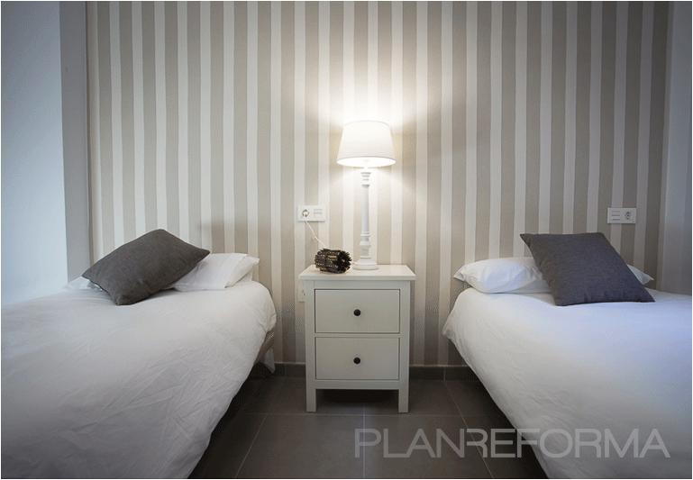 Dormitorio style eclectico color beige, gris  diseñado por margarita | Arquitecto Técnico | Copyright Holiday2