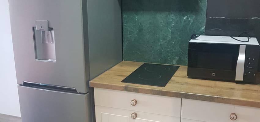 Estudio, Cocina Estilo moderno Color verde, gris, gris  diseñado por DK2 DESARROLLOS | Gremio | Copyright SI