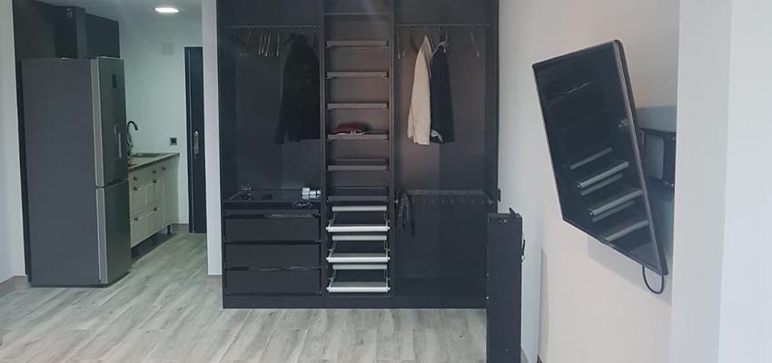 Vestidor, Cocina Estilo moderno Color gris, negro, bronce  diseñado por DK2 DESARROLLOS | Gremio | Copyright SI