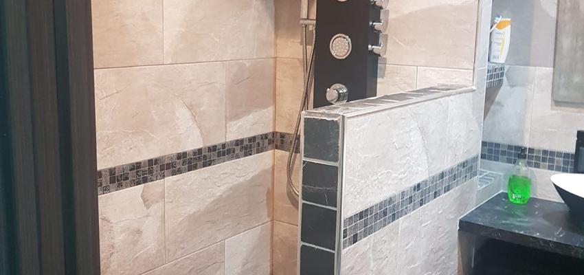 Baño Estilo moderno Color gris, negro, bronce  diseñado por DK2 DESARROLLOS | Gremio | Copyright SI