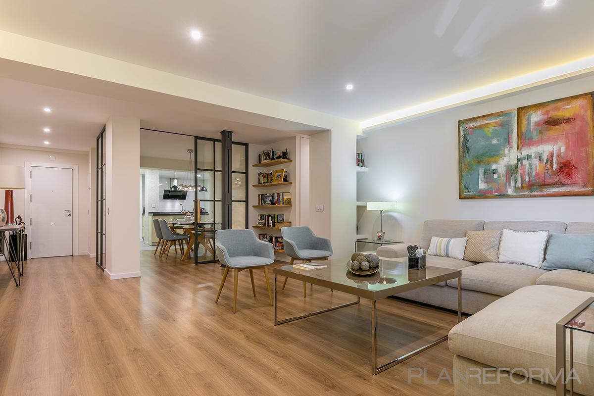 Salon Estilo moderno Color beige, marron, blanco  diseñado por altia group S.L.U. | Gremio | Copyright altia Group