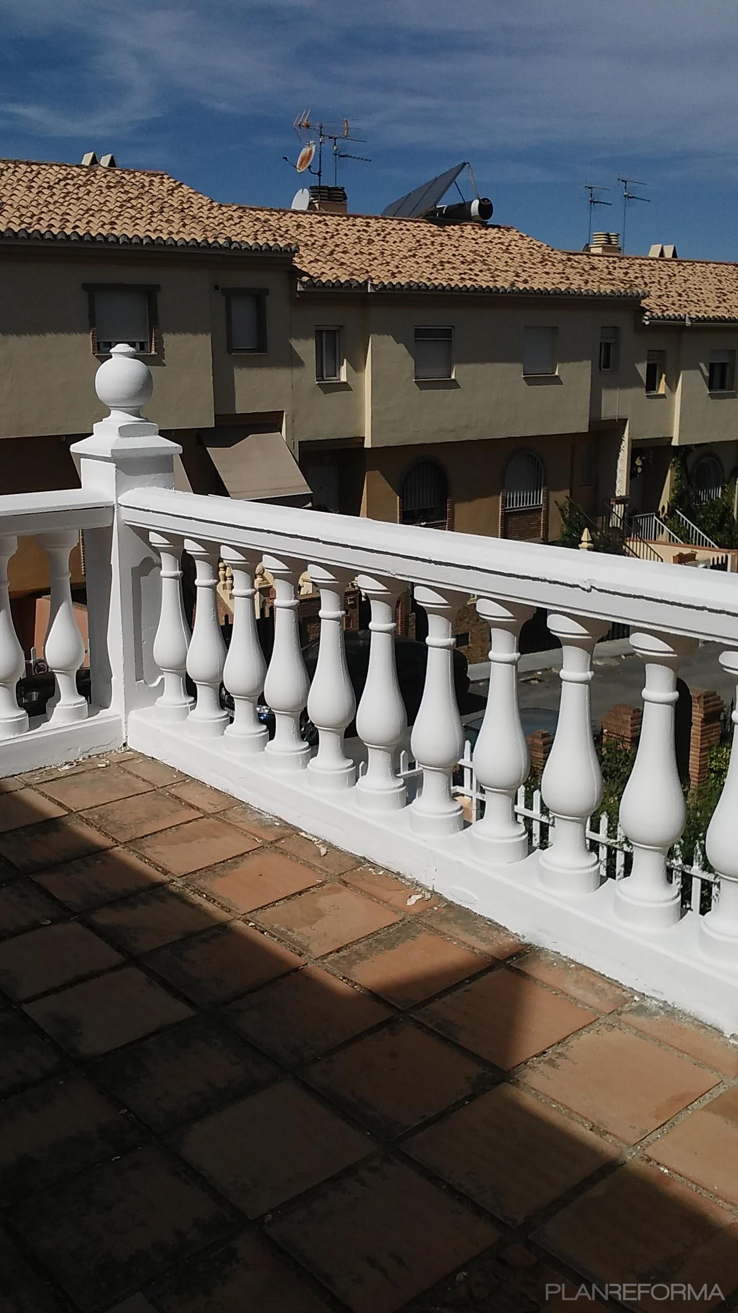 Terraza Estilo clasico Color plateado  diseñado por Manuel Roelas | Gremio | Copyright Manolo  Roelas  Sanchez