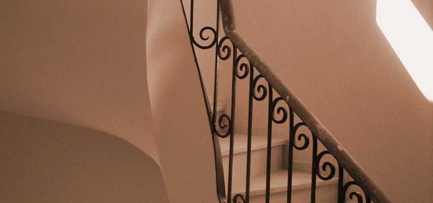 Escalera style contemporaneo color blanco, gris  diseñado por Eldos Estudio de Arquitectura | Arquitecto 