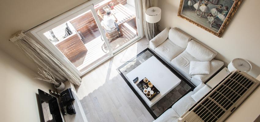 Salon, Loft style contemporaneo color beige, marron, beige, blanco  diseñado por CID DELTA SA | Interiorista 