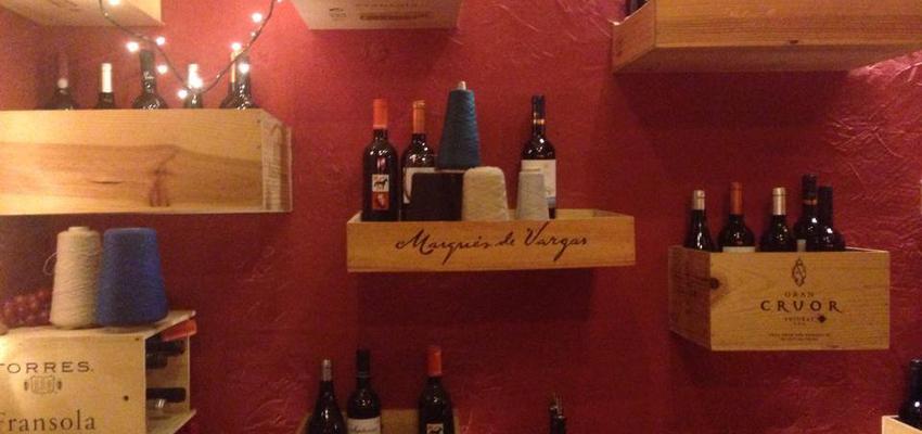 Restaurante Estilo moderno Color rojo, marron, gris  diseñado por tot-pintur | Gremio | Copyright Trabajos realizados de pintura para el manteniemiento y la decoración del interior de un restaurante