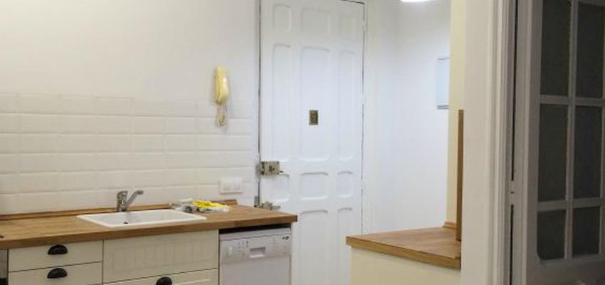 Cocina style eclectico color marron, beige, blanco  diseñado por Lucrezia Arrias | Arquitecto 