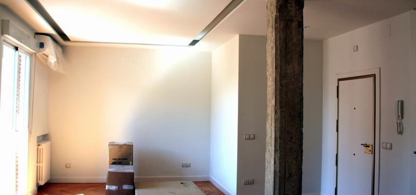 Comedor, Sala de la TV style contemporaneo color marron, gris, plateado  diseñado por Lucrezia Arrias | Arquitecto 