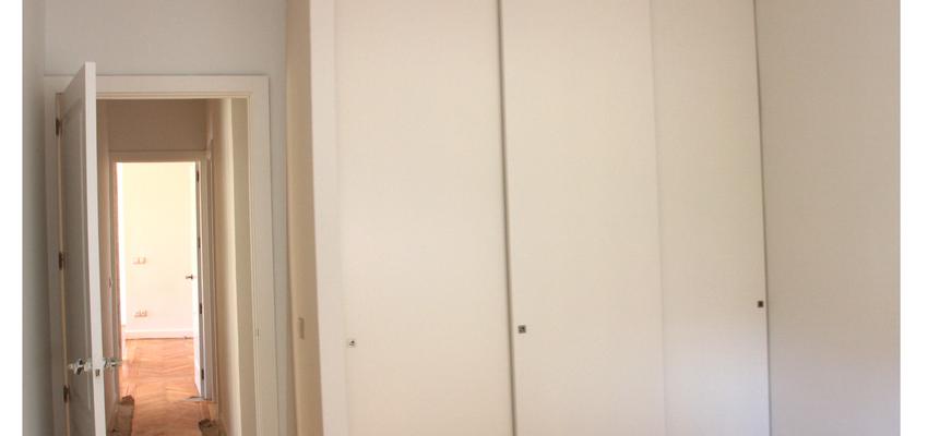 Vestidor style contemporaneo color blanco  diseñado por Lucrezia Arrias | Arquitecto 