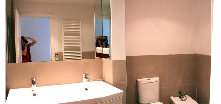 Baño style contemporaneo color beige, plateado  diseñado por Lucrezia Arrias | Arquitecto 