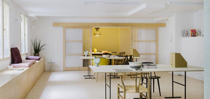 Oficina Estilo moderno Color beige, blanco  diseñado por Nimú, equipo de diseño | Interiorista 