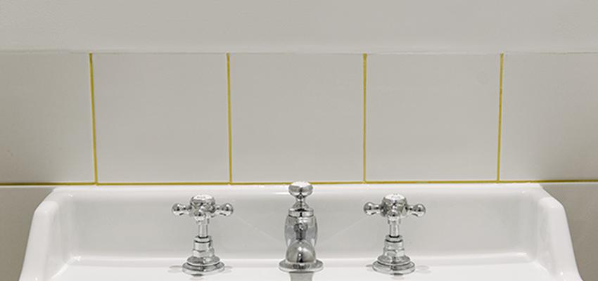 Baño Estilo vintage Color amarillo, blanco  diseñado por Nimú, equipo de diseño | Interiorista | Copyright Equipo Nimú