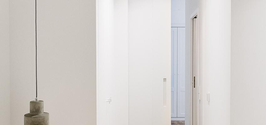 Recibidor Estilo contemporaneo Color blanco, bronce  diseñado por Nimú, equipo de diseño | Interiorista | Copyright Equipo Nimú